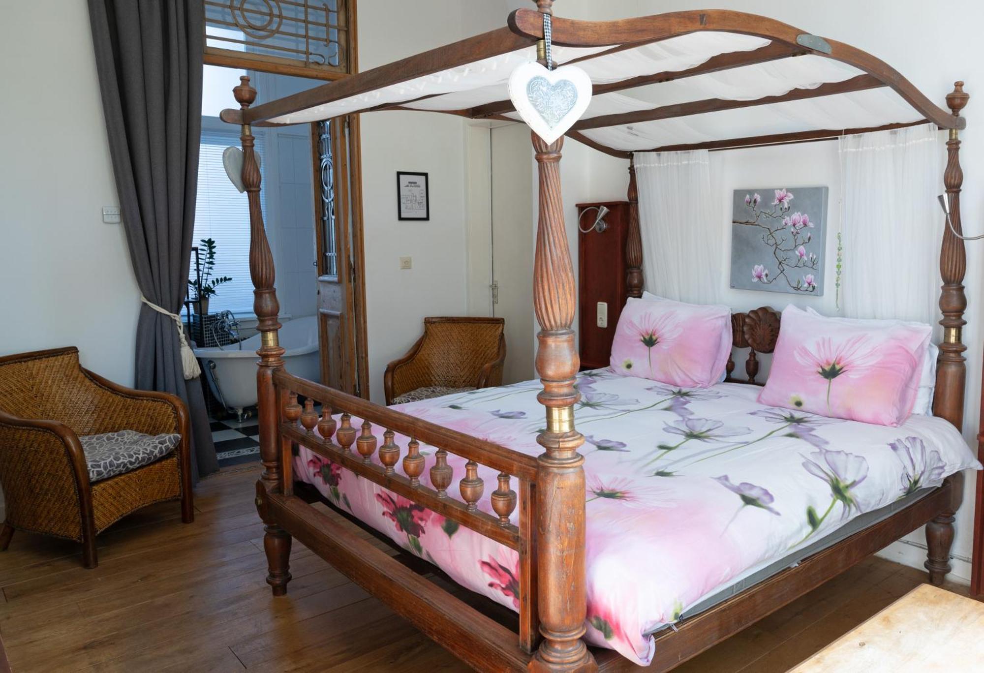 B&B Het Oude Postkantoor Ерсеке Экстерьер фото