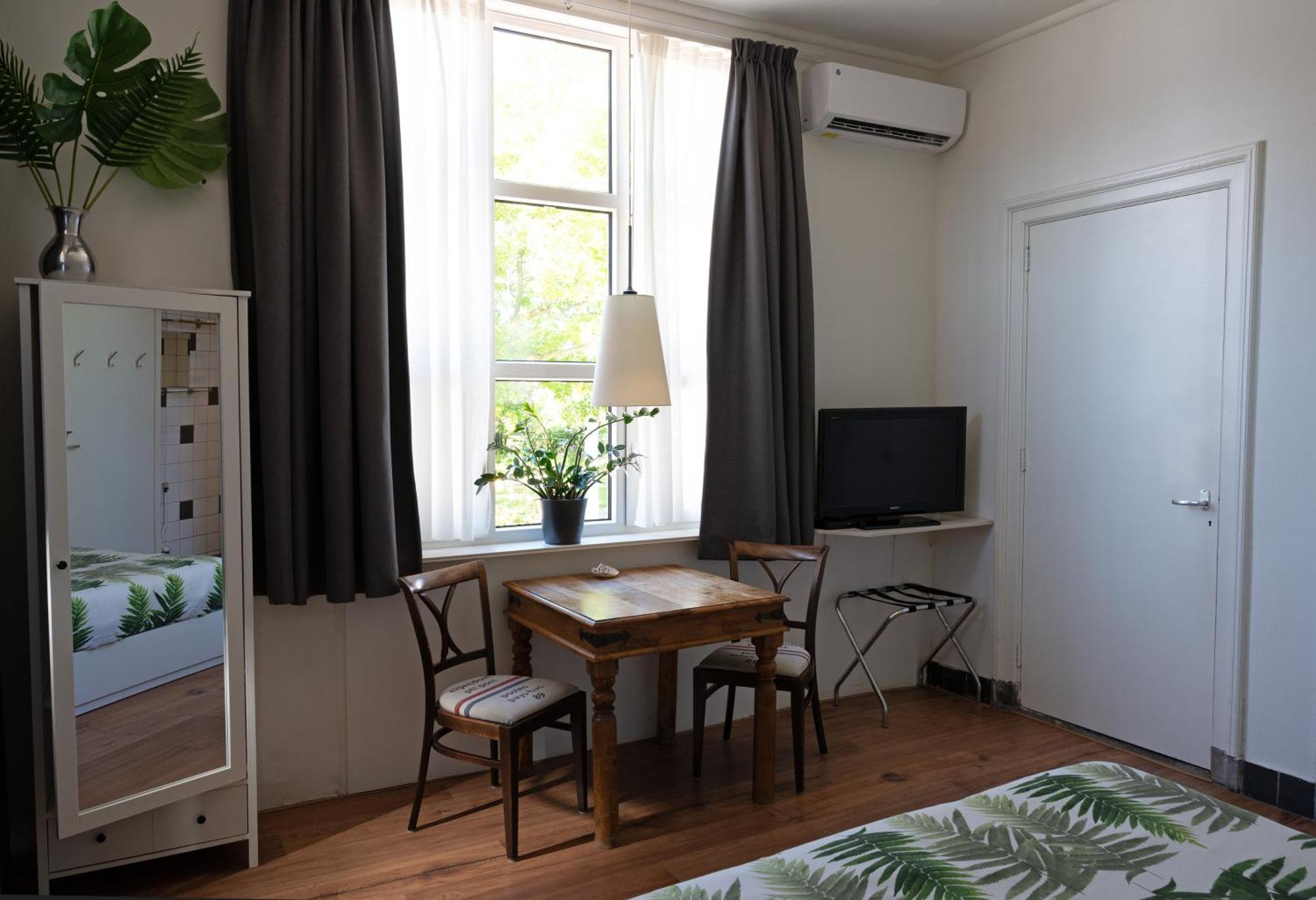 B&B Het Oude Postkantoor Ерсеке Экстерьер фото